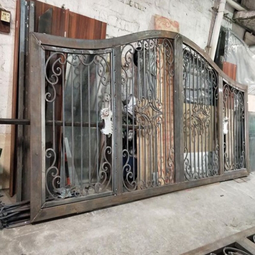 Automatic sliding steel gate