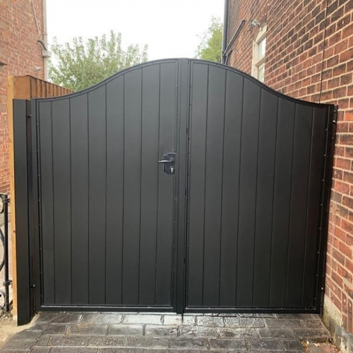 Sealed steel manual swing gate